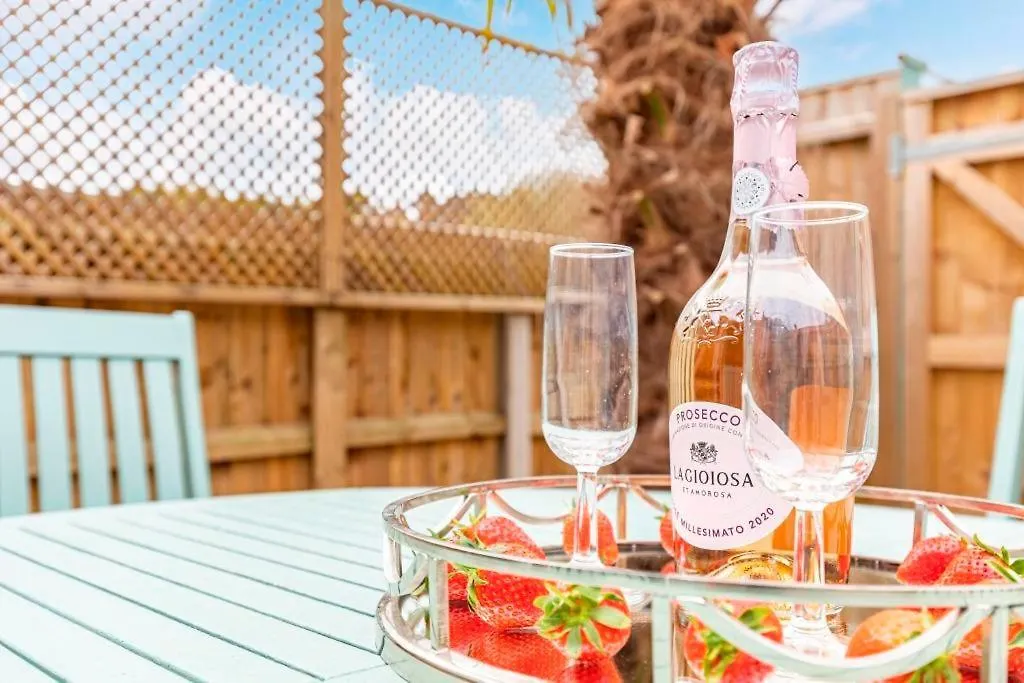 Seaside Annex By Bournecoast - A Lovely Apartment With A Patio Near The Sandy Beaches - Fm5286-1